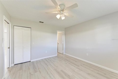 Condo in Venice, Florida, 2 bedrooms  № 2201454 - photo 16
