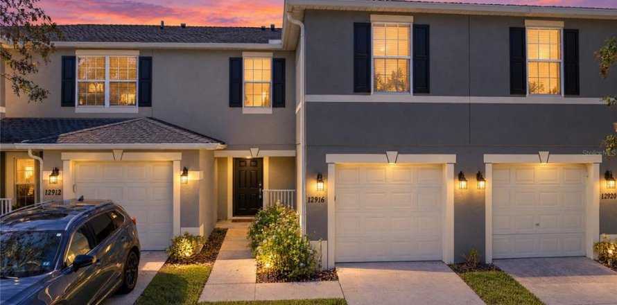 Townhouse in Orlando, Florida 3 bedrooms, 137.77 sq.m. № 2431002