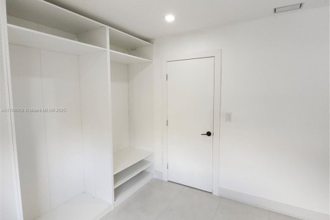 Купить кондоминиум в Майами, Флорида 3 спальни, 112.88м2, № 1971842 - фото 26