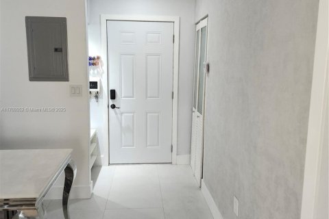 Купить кондоминиум в Майами, Флорида 3 спальни, 112.88м2, № 1971842 - фото 9