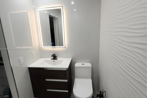 Купить кондоминиум в Майами, Флорида 3 спальни, 112.88м2, № 1971842 - фото 21