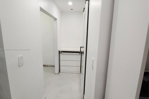 Купить кондоминиум в Майами, Флорида 3 спальни, 112.88м2, № 1971842 - фото 15