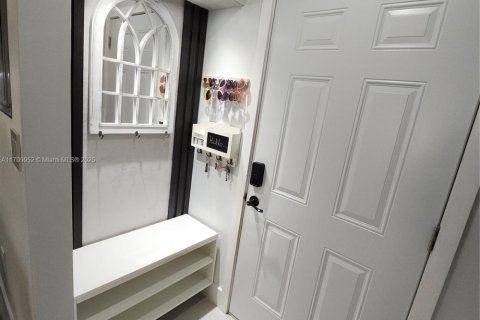 Купить кондоминиум в Майами, Флорида 3 спальни, 112.88м2, № 1971842 - фото 11