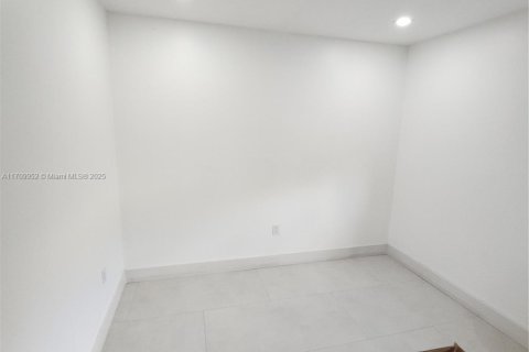 Купить кондоминиум в Майами, Флорида 3 спальни, 112.88м2, № 1971842 - фото 22