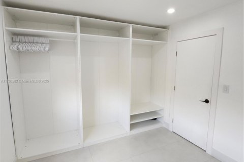 Купить кондоминиум в Майами, Флорида 3 спальни, 112.88м2, № 1971842 - фото 25