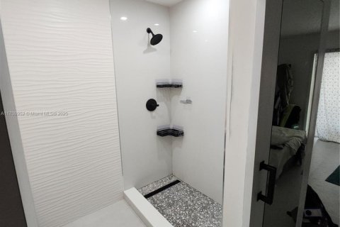 Купить кондоминиум в Майами, Флорида 3 спальни, 112.88м2, № 1971842 - фото 19