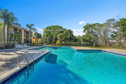 Touwnhouse à vendre à Deerfield Beach, Floride: 2 chambres, 99.41 m2 № 2080913 - photo 26