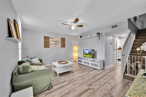 Touwnhouse à vendre à Deerfield Beach, Floride: 2 chambres, 99.41 m2 № 2080913 - photo 5