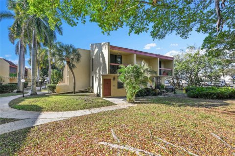 Touwnhouse à vendre à Deerfield Beach, Floride: 2 chambres, 99.41 m2 № 2080913 - photo 2