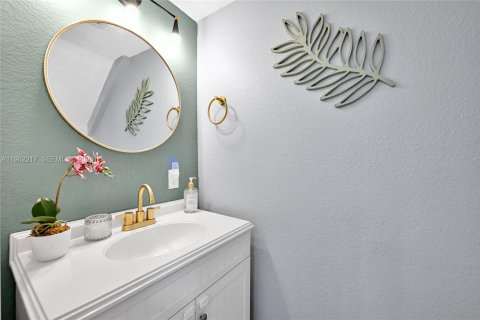 Touwnhouse à vendre à Deerfield Beach, Floride: 2 chambres, 99.41 m2 № 2080913 - photo 14