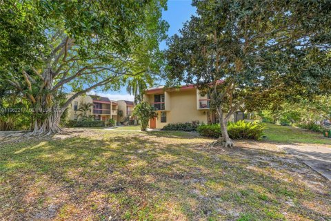 Touwnhouse à vendre à Deerfield Beach, Floride: 2 chambres, 99.41 m2 № 2080913 - photo 29