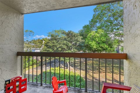Touwnhouse à vendre à Deerfield Beach, Floride: 2 chambres, 99.41 m2 № 2080913 - photo 22