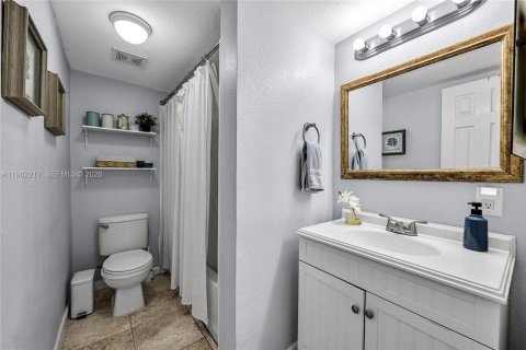 Touwnhouse à vendre à Deerfield Beach, Floride: 2 chambres, 99.41 m2 № 2080913 - photo 16