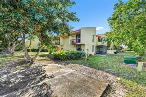 Touwnhouse à vendre à Deerfield Beach, Floride: 2 chambres, 99.41 m2 № 2080913 - photo 25