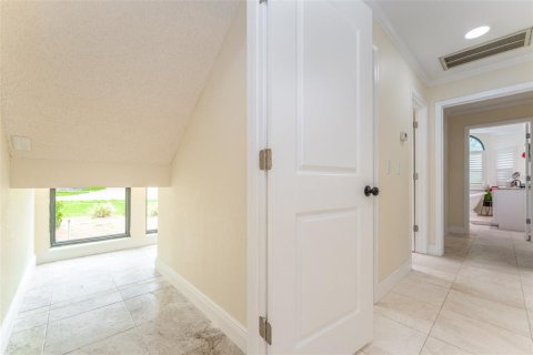 House in Zephyrhills, Florida 3 bedrooms, 254.92 sq.m. № 1843084 - photo 21