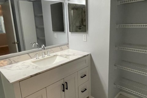 Townhouse in Boynton Beach, Florida 3 bedrooms, 148.27 sq.m. № 2178951 - photo 19
