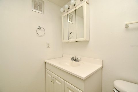 Condo in Winter Park, Florida, 1 bedroom  № 1866806 - photo 25
