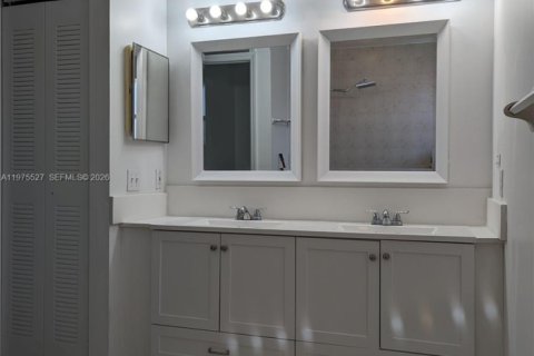 Снять в аренду таунхаус в Майами, Флорида 3 спальни, 166.3м2, № 2038467 - фото 8