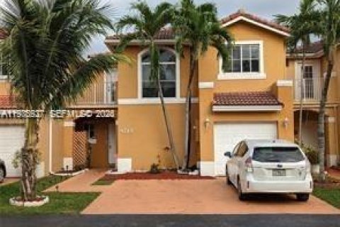 Таунхаус в Майами, Флорида 3 спальни, 166.3м2 № 2038467