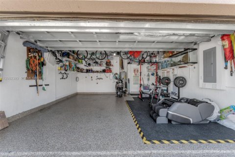 House in Homestead, Florida 3 bedrooms, 157.75 sq.m. № 2067799 - photo 26
