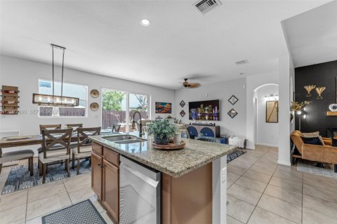 House in Homestead, Florida 3 bedrooms, 157.75 sq.m. № 2067799 - photo 12
