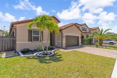 House in Homestead, Florida 3 bedrooms, 157.75 sq.m. № 2067799 - photo 3