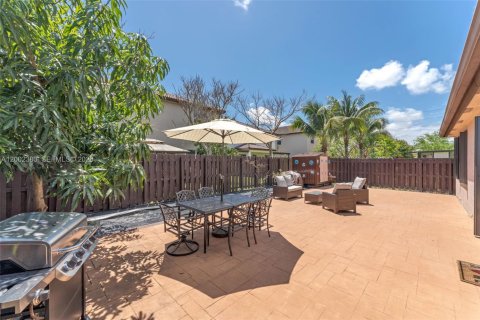 House in Homestead, Florida 3 bedrooms, 157.75 sq.m. № 2067799 - photo 28