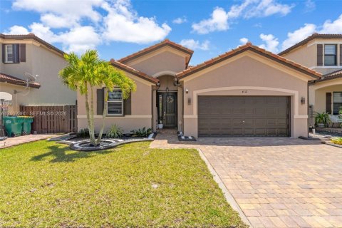 House in Homestead, Florida 3 bedrooms, 157.75 sq.m. № 2067799 - photo 2
