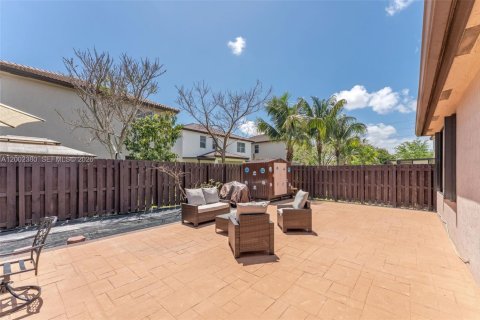 House in Homestead, Florida 3 bedrooms, 157.75 sq.m. № 2067799 - photo 30
