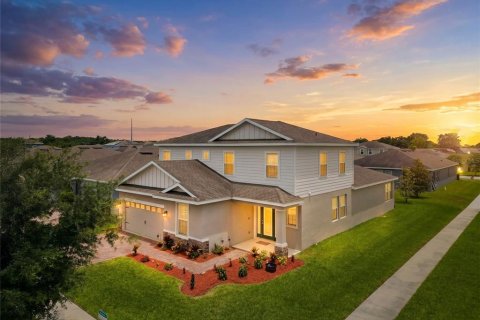 Casa en Davenport, Florida 5 dormitorios, 273.6 m2 № 2121256