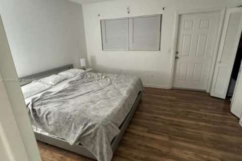 Condo in Hallandale Beach, Florida, 1 bedroom  № 1728324 - photo 9