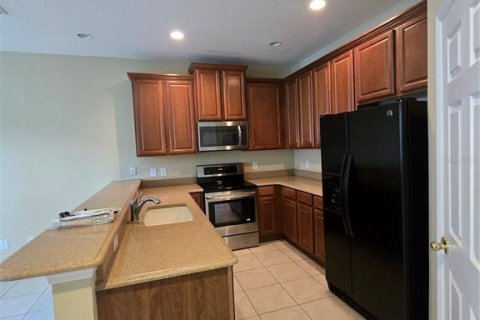 Снять в аренду таунхаус в Винтер-Спрингс, Флорида 5 комнат, 177.81м2, № 1870976 - фото 2