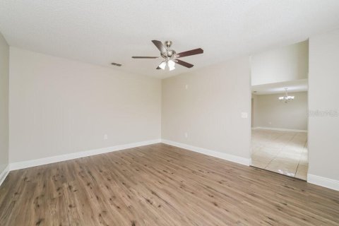 Villa ou maison à louer à Kissimmee, Floride: 4 chambres, 221.11 m2 № 2100206 - photo 6