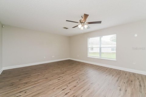 Villa ou maison à louer à Kissimmee, Floride: 4 chambres, 221.11 m2 № 2100206 - photo 11