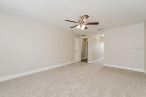 Villa ou maison à louer à Kissimmee, Floride: 4 chambres, 221.11 m2 № 2100206 - photo 13