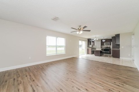 Villa ou maison à louer à Kissimmee, Floride: 4 chambres, 221.11 m2 № 2100206 - photo 10
