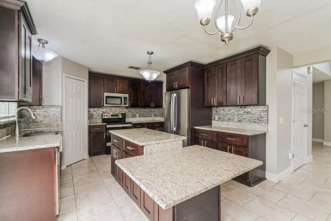 Villa ou maison à louer à Kissimmee, Floride: 4 chambres, 221.11 m2 № 2100206 - photo 9