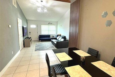 Villa ou maison à louer à Casselberry, Floride: 3 chambres, 159.05 m2 № 1780297 - photo 3