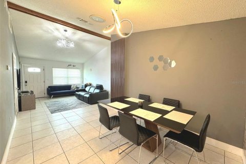 Villa ou maison à louer à Casselberry, Floride: 3 chambres, 159.05 m2 № 1780297 - photo 4