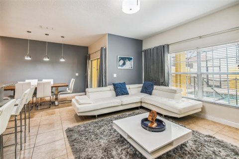 Adosado en venta en Kissimmee, Florida, 4 dormitorios, 176.7 m2 № 2097497 - foto 11