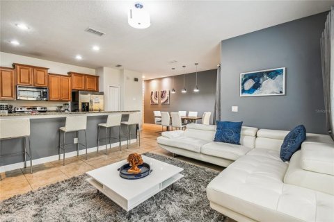 Adosado en venta en Kissimmee, Florida, 4 dormitorios, 176.7 m2 № 2097497 - foto 7