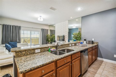 Adosado en venta en Kissimmee, Florida, 4 dormitorios, 176.7 m2 № 2097497 - foto 10