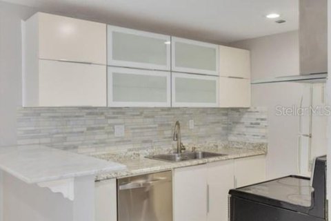 Снять в аренду кондоминиум в Сент-Питерсберг, Флорида 2 спальни, 71.07м2, № 1800371 - фото 6