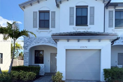 Townhouse in Homestead, Florida 3 bedrooms, 123.65 sq.m. № 1998927
