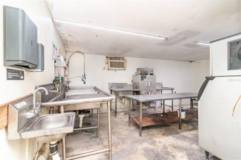 Immobilier commercial à vendre à Sanford, Floride: 417.41 m2 № 2128543 - photo 14