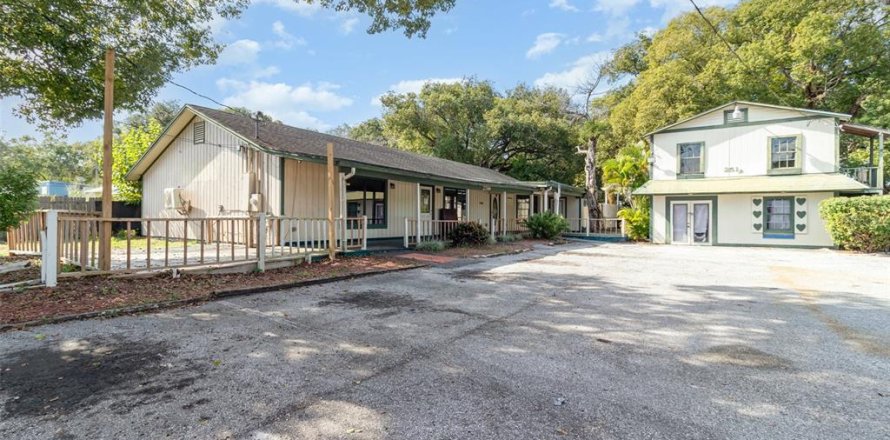 Immobilier commercial à Sanford, Floride 417.41 m2 № 2128543