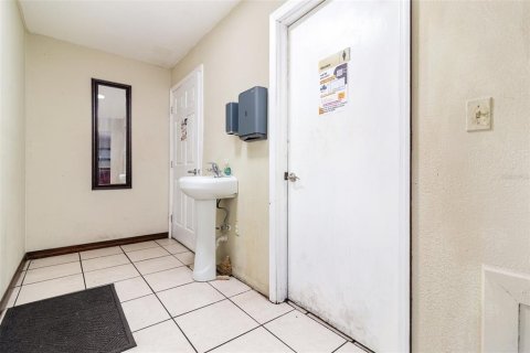 Immobilier commercial à vendre à Sanford, Floride: 417.41 m2 № 2128543 - photo 15