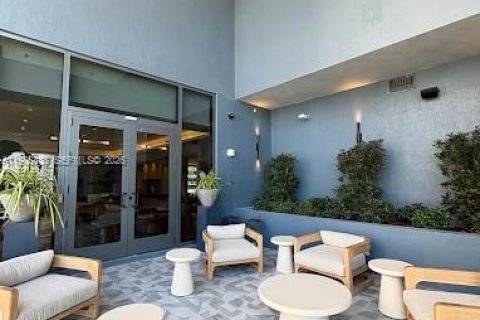 Condo in Miami, Florida  № 2047416 - photo 13