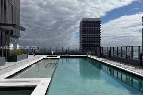 Condo in Miami, Florida  № 2047416 - photo 15