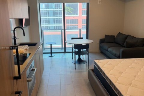 Condo in Miami, Florida  № 2047416 - photo 16